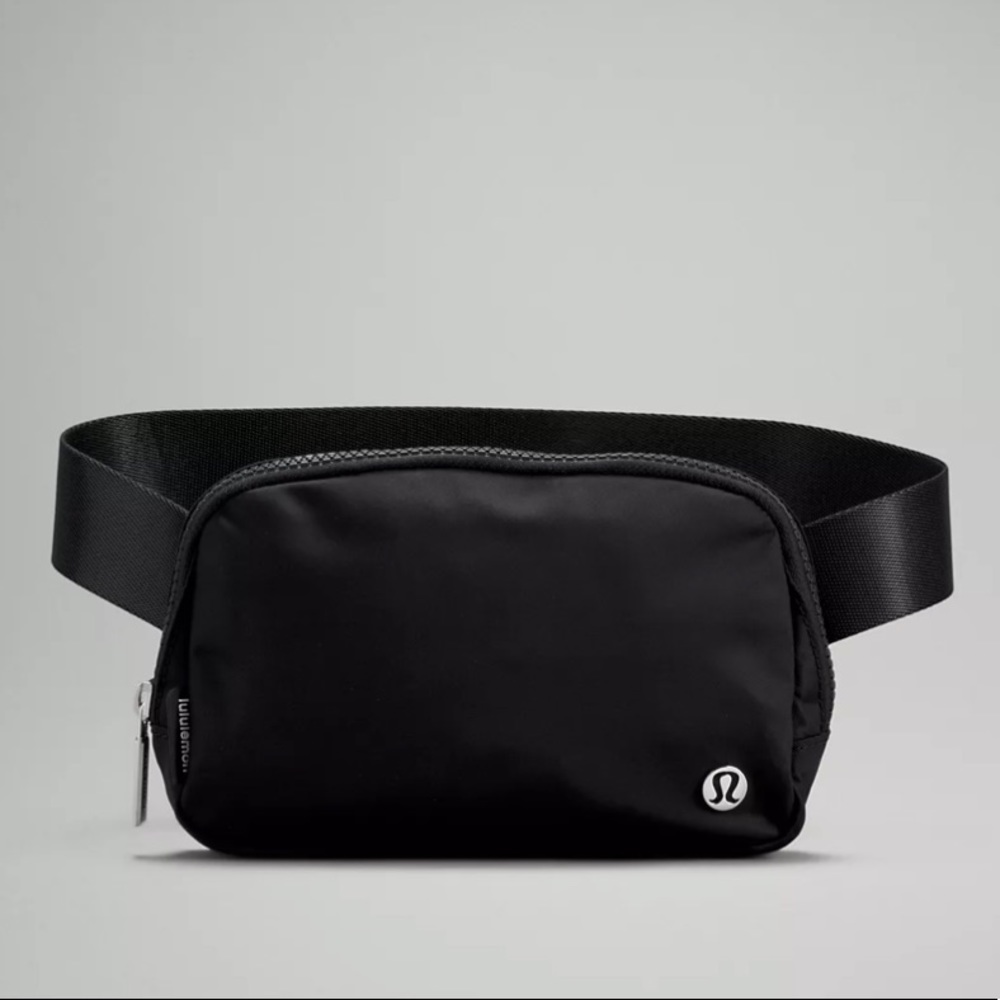 Lululemon Everywhere Beltbag